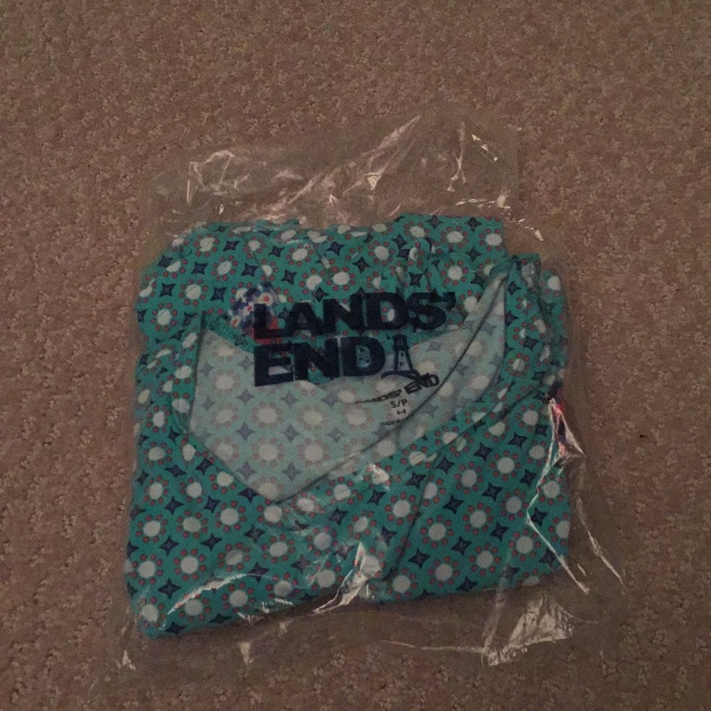 Sunscreen swim shirt